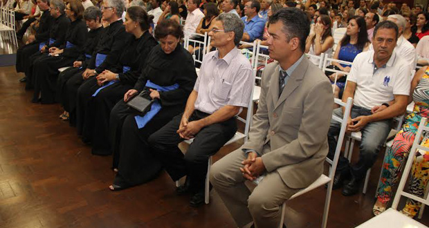 Jéferson Yashuda acompanha formatura da Química