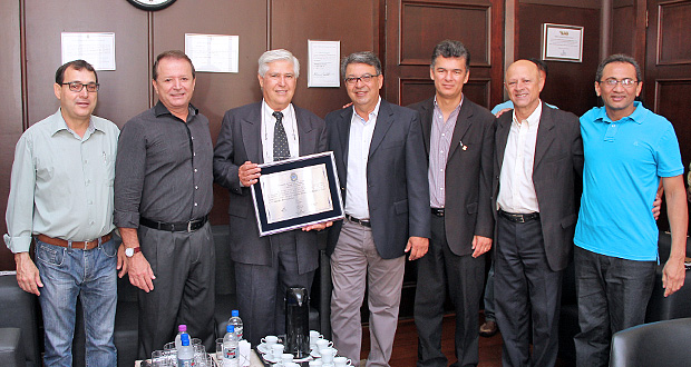 Gerson Bertoni Camargo recebe Título de Cidadão Benemérito