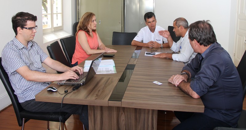 CEI discute relatórios e fixa cronograma de visitas
