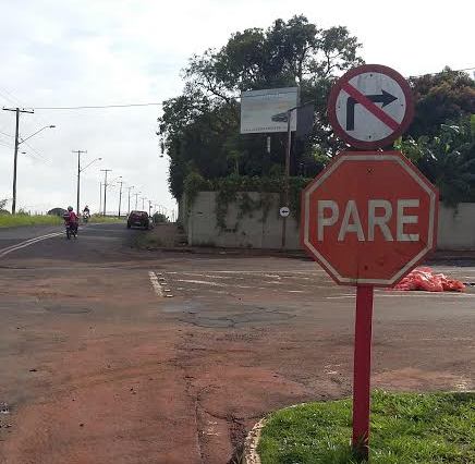 Doutor Lapena pede estudo sobre semáforo no Jardim Dumont