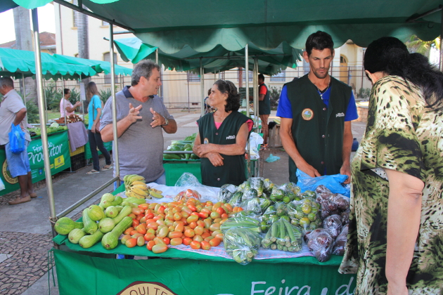 Feira do Produtor: Edson Hel busca solução para falta de banheiros para os trabalhadores