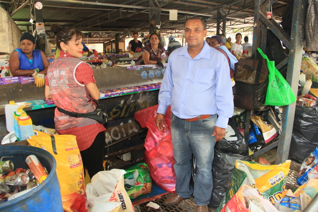 Toninho do Mel visita Cooperativa Acácia e recebe pedidos de melhorias no local