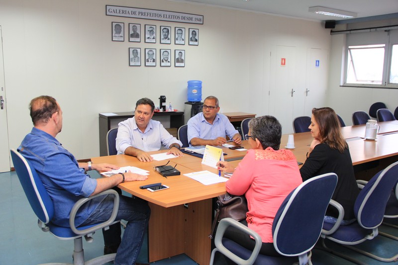 Parcerias em cursos do SENAI são tratados em reunião na Prefeitura