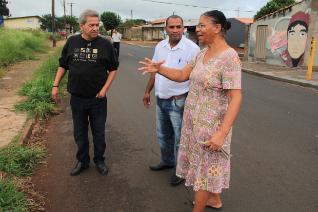 Toninho do Mel visita pontos críticos da cidade com superintendente do DAAE