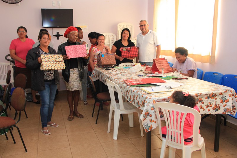 Independência e dignidade são objetivos de oficina social