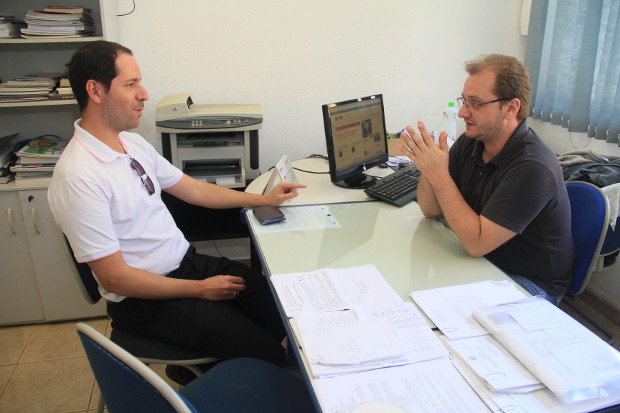 Roger Mendes visita Central de Abastecimento Solidário