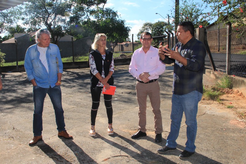 Gerson da Farmácia auxilia criação de associação de moradores