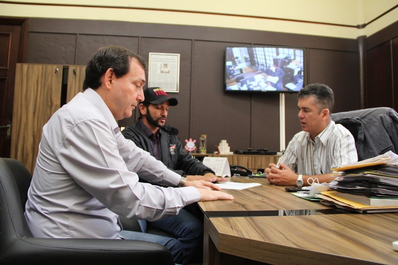 Yashuda e Gerson recebem Sombra Olyver