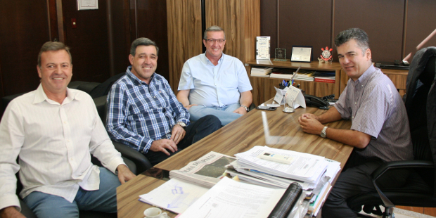 Yashuda recebe presidente municipal do PSB