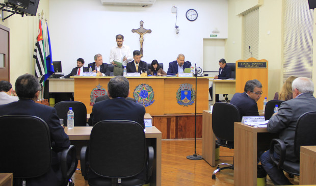 Vereadores criticam morosidade do Executivo em projetos considerados urgentes