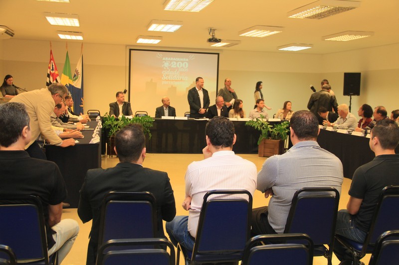 Com apoio da Câmara, Conselho Municipal de Desenvolvimento Econômico e Social toma posse