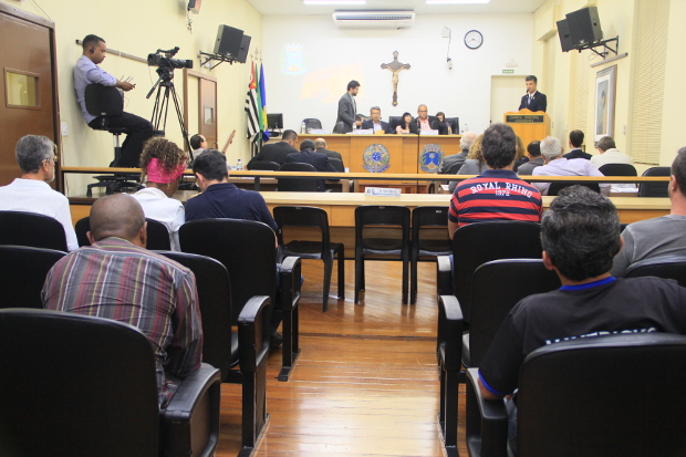 Vereadores pedem explicações do Executivo sobre a Facira