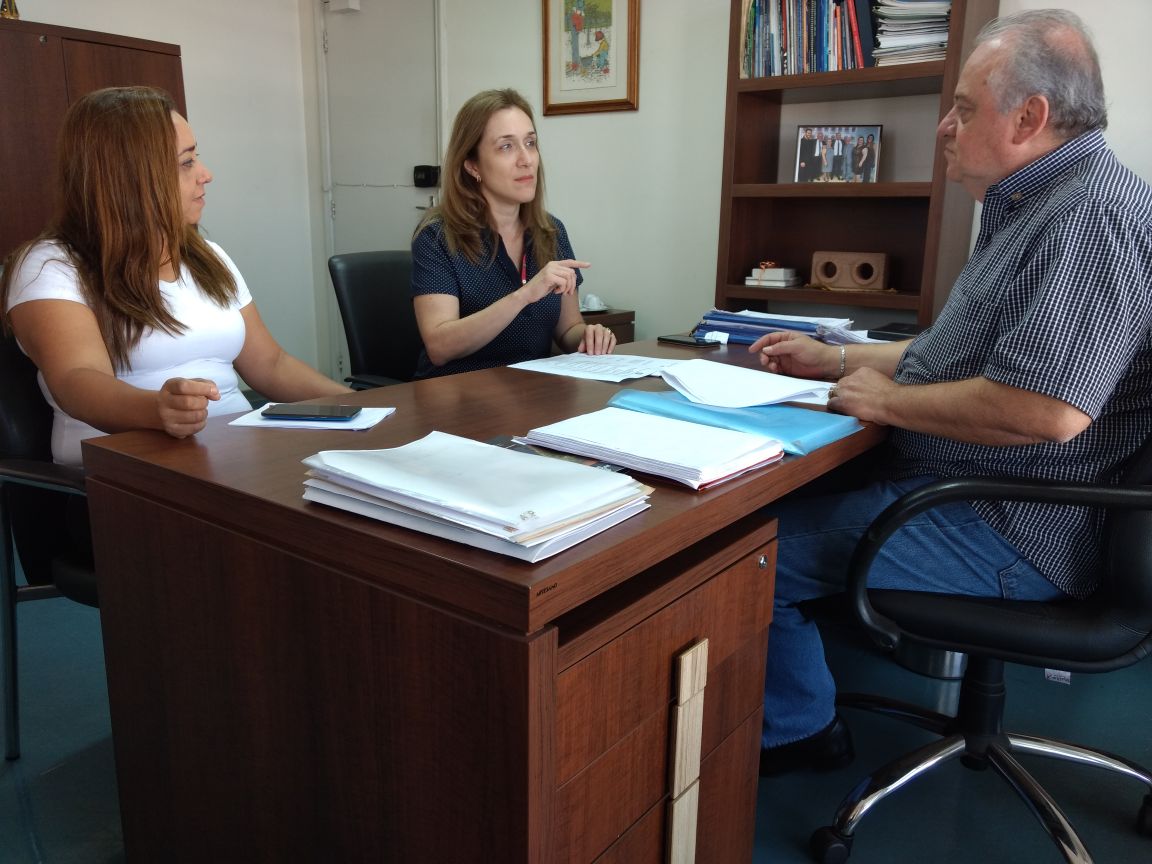 Juliana Damus chama Prefeitura para discutir a lei de uso dos quiosques