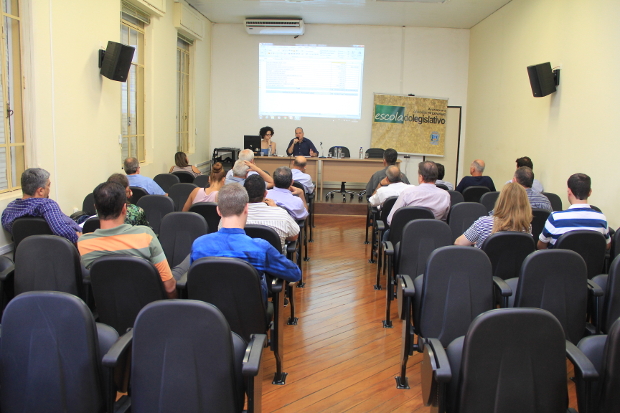 Prefeitura apresenta situação financeira aos vereadores