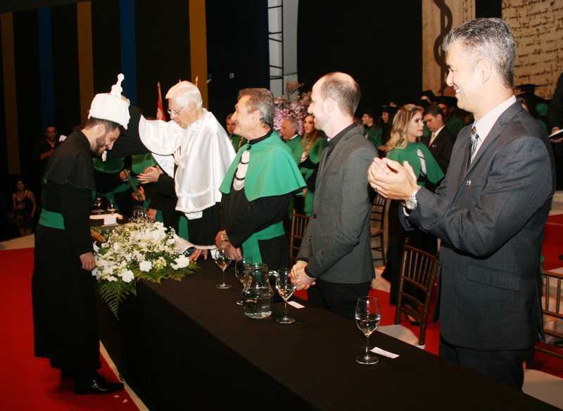 Yashuda participa de formatura da VII turma de Medicina da Uniara