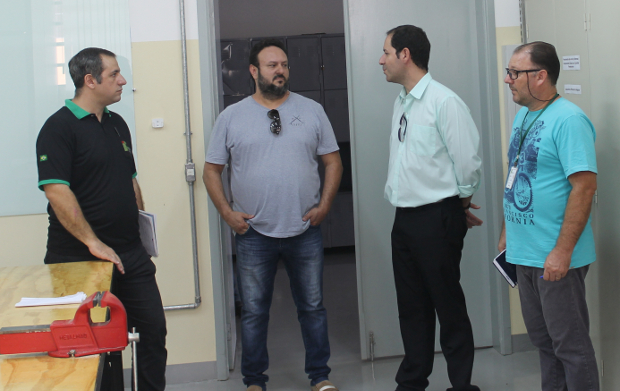 Roger Mendes verifica demandas do IFSP