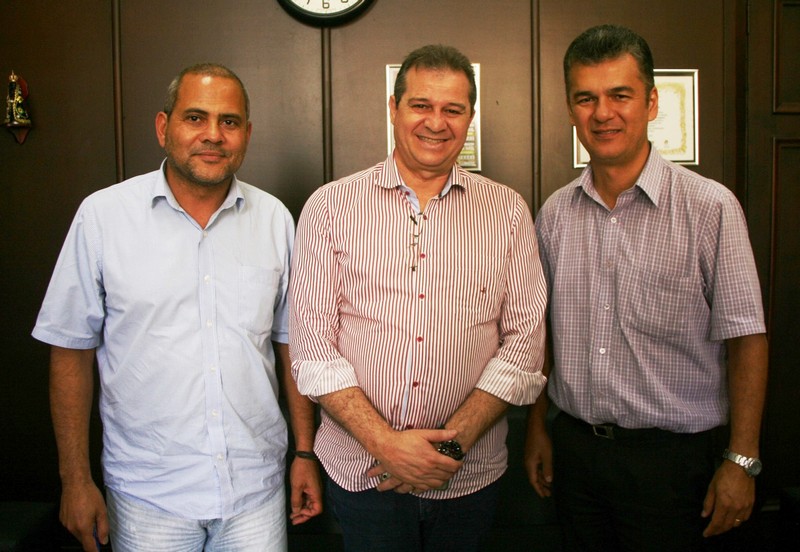 Yashuda recebe o deputado estadual Luiz Fernando Teixeira
