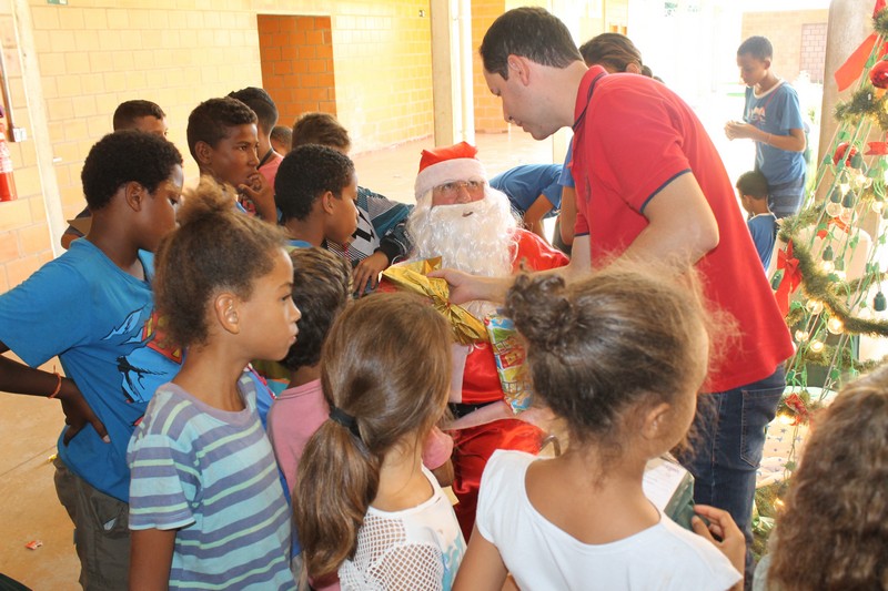 Ações de Natal mobilizam rede de solidariedade em prol dos idosos e crianças carentes