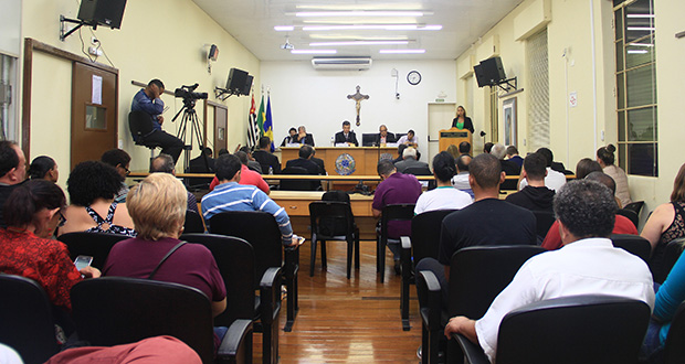 Projeto que define IPTU recebe a primeira aprovação depois de longo debate na Câmara Municipal