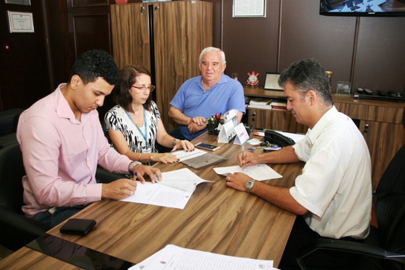 Novo assistente técnico legislativo toma posse