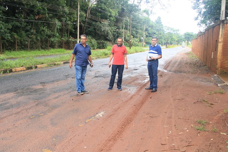 Presidente da Comissão de Obras e vereadores fiscalizam pontos críticos do município