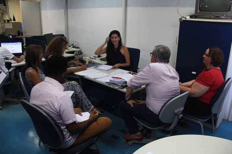 Thainara Faria solicita campanhas de conscientização no trânsito