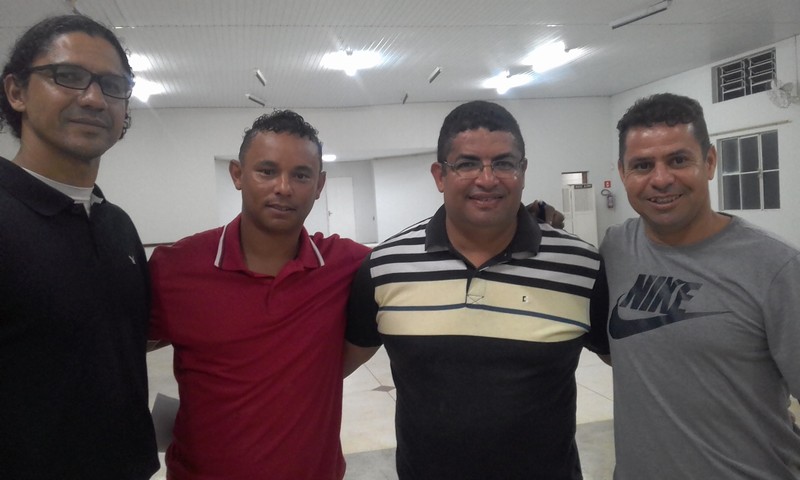 Zé Luiz participa de lançamento de escolinha de futebol