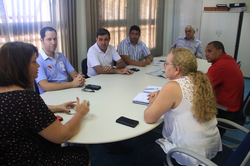 Vereadores buscam informações sobre casas populares