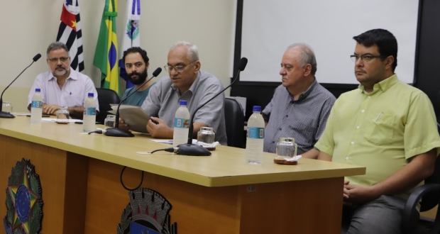 ‘Por que desmontar uma empresa que dá lucro?’, questiona-se em Audiência Pública
