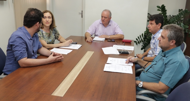 Regulamentação da ‘lei dos fogos’ é debatida na Prefeitura