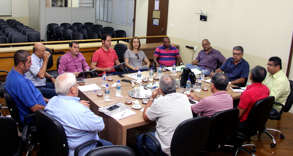 Vereadores analisam projetos que tratam do Conselho Tutelar, escolinhas municipais e outros
