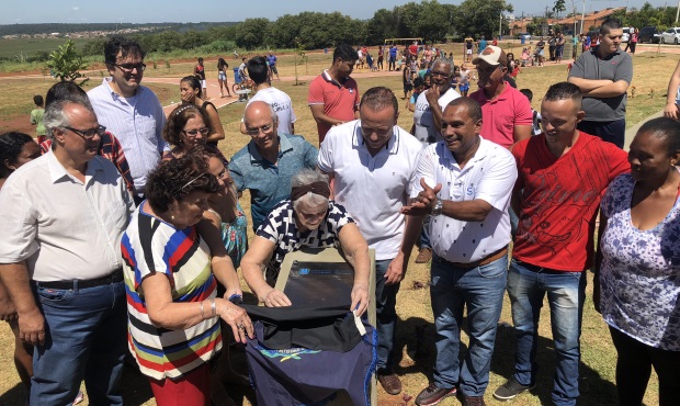 Praça é inaugurada com homenagem, atividades culturais e de lazer