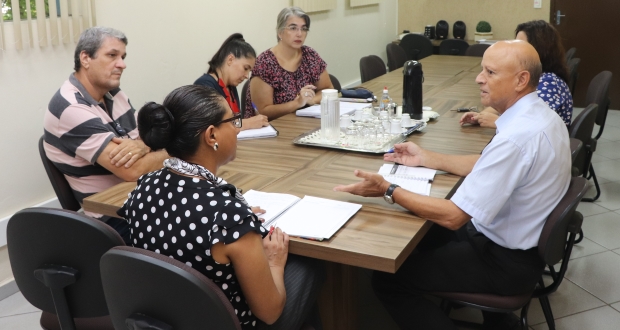 Chediek acerta parceria com a Secretaria de Educação para o Dia do Ferroviário