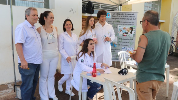 Evento alerta sobre os riscos da automedicação e descarte irregular de remédio