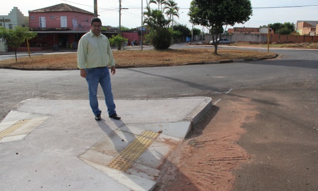 Revitalização de praças, vias e canteiros centrais é realizada no Vale do Sol