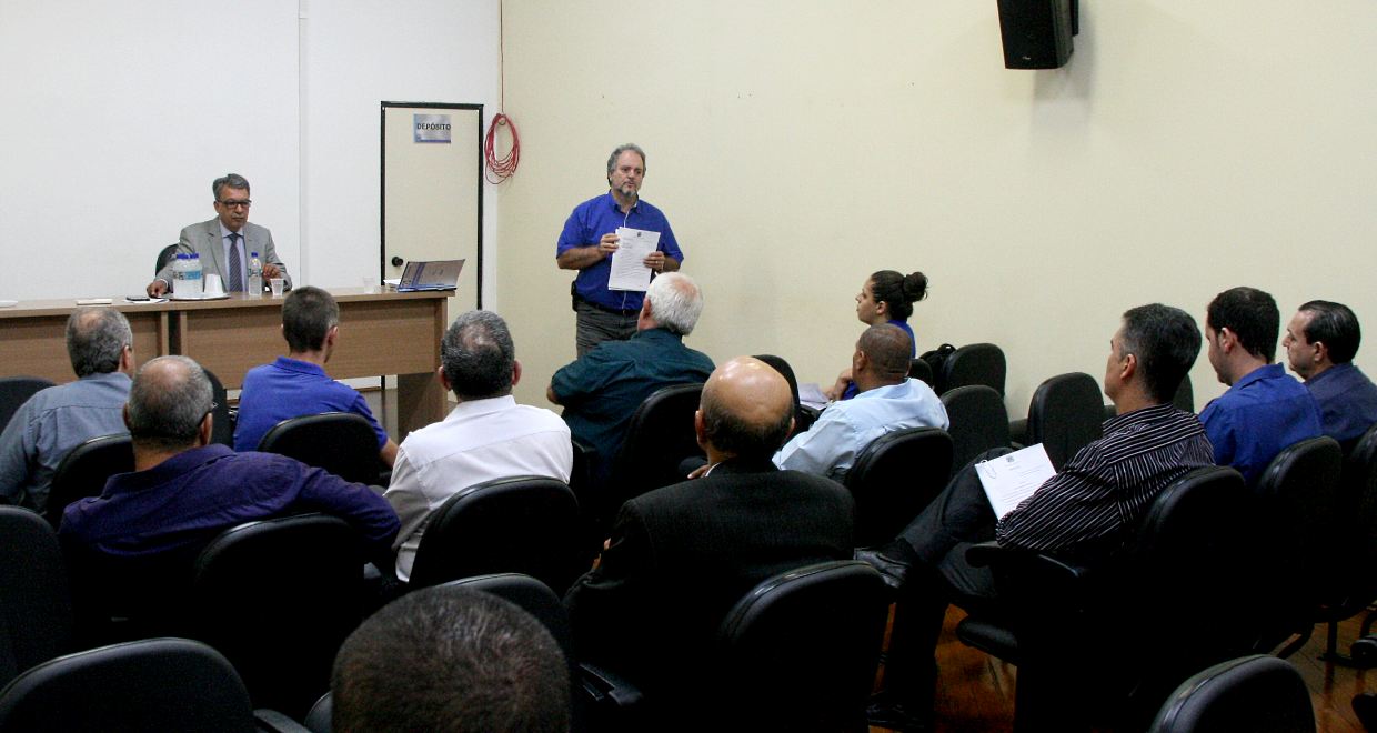 Sindicato afirma na Câmara que projetos sobre carreira do servidor municipal não têm aval da categoria