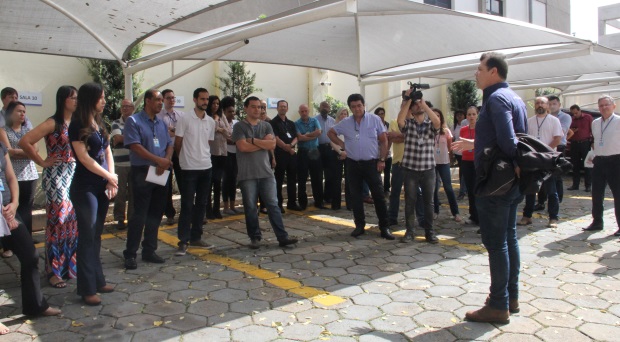 Funcionários esvaziam prédio da Câmara em exercício de simulação de incêndio