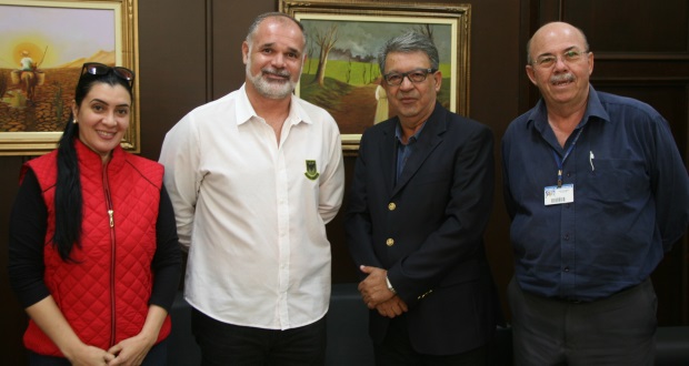 Nova diretoria do Clube 22 de Agosto oferece parceria com a Câmara