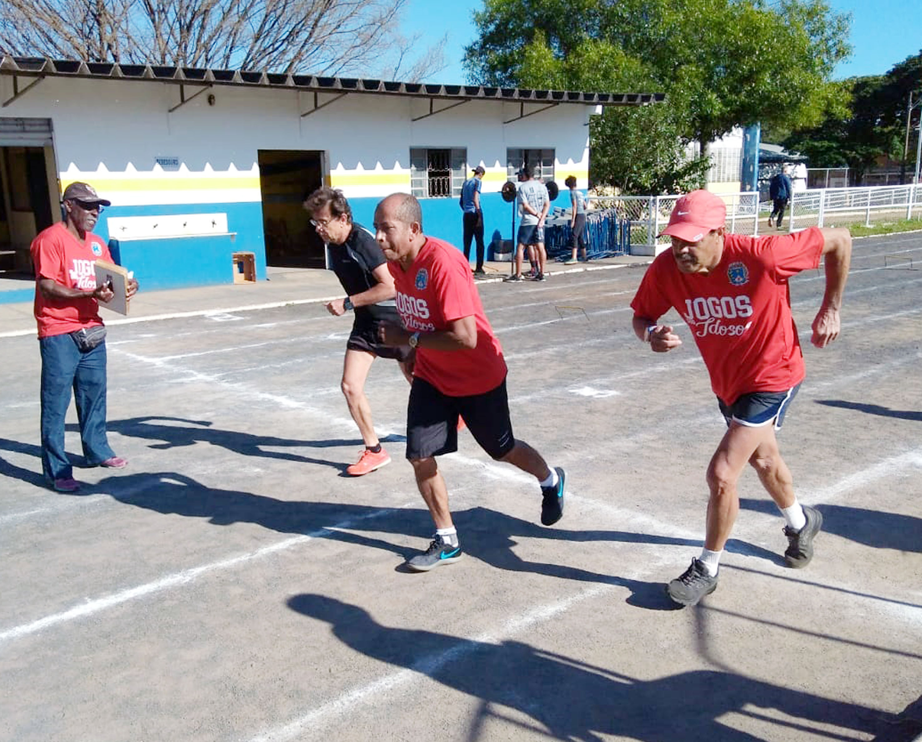 'Atletas dos Jogos Municipais dos Idosos são fonte de inspiração', diz vereador