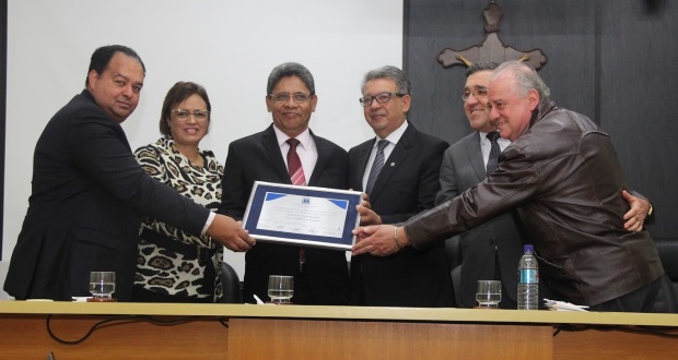 Pastor Anasiel da Silva Pedrosa é o mais novo Cidadão Araraquarense (com vídeo)
