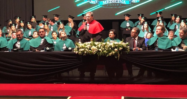 Câmara Municipal marca presença em formatura de Medicina da Uniara