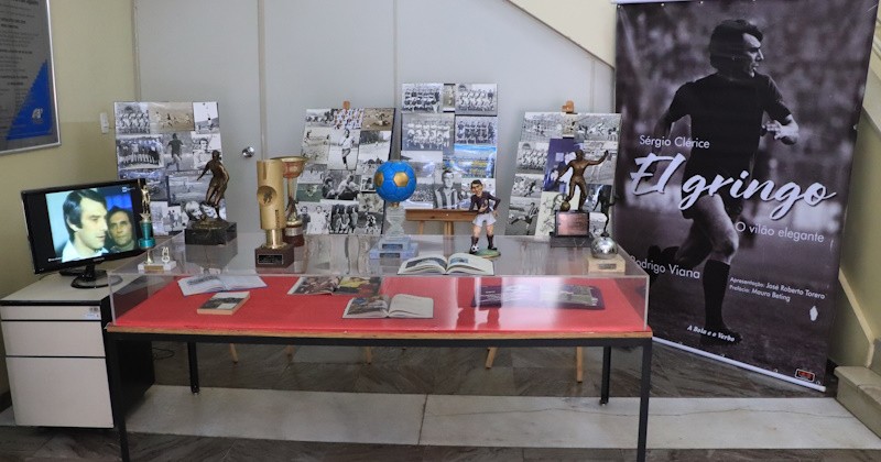 Exposição na Câmara celebra carreira de Sérgio Clérice, ‘El Gringo’, no futebol