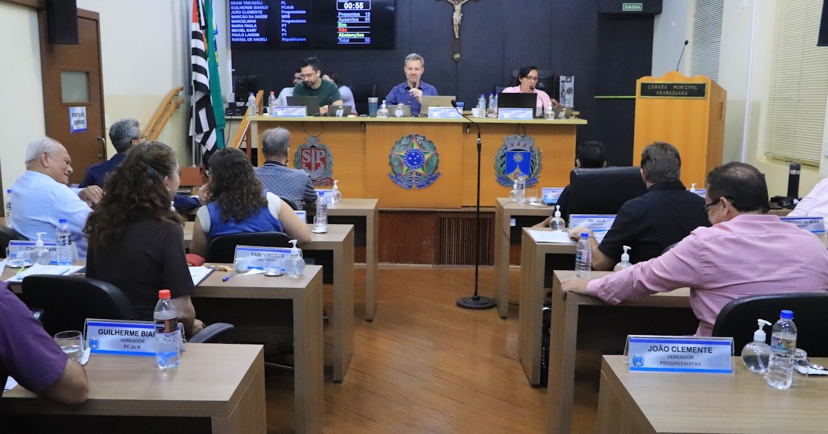 Câmara revoga lei que regulamentava instalação de anúncios luminosos