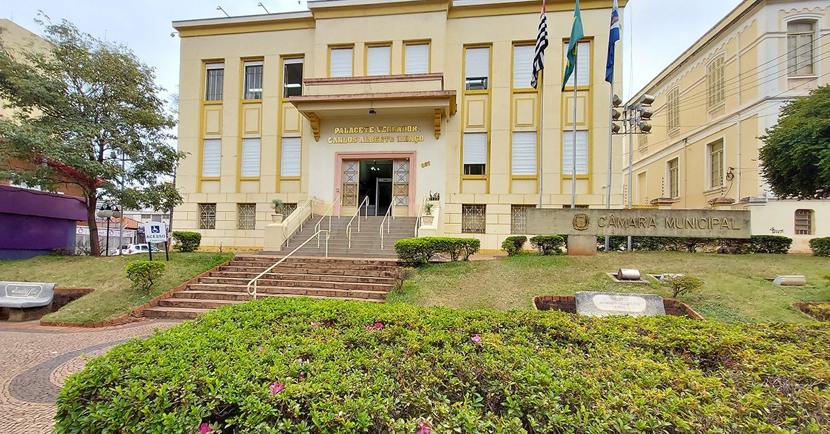 Sessão Ordinária: vereadores discutem e votam 14 projetos nesta terça-feira (10)