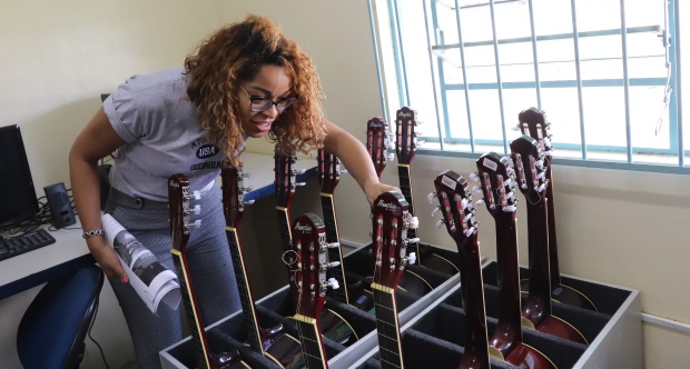 Centro proporciona arte, cultura e diversão para jovens do município