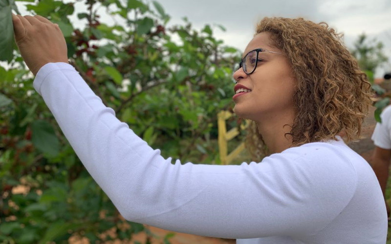 2019930_ABRE SITE Thainara Faria - Nosso Pomar